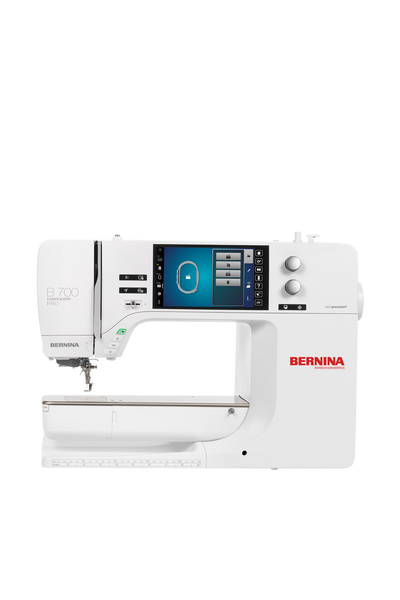 BERNINA B 700 PRO Stickmaschine in gerader Frontansicht ohne Bodenschatten