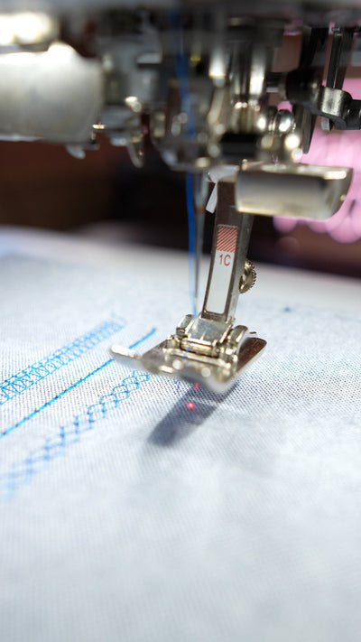 BERNINA Laser zur sichtbaren Markierung der Nadelposition.