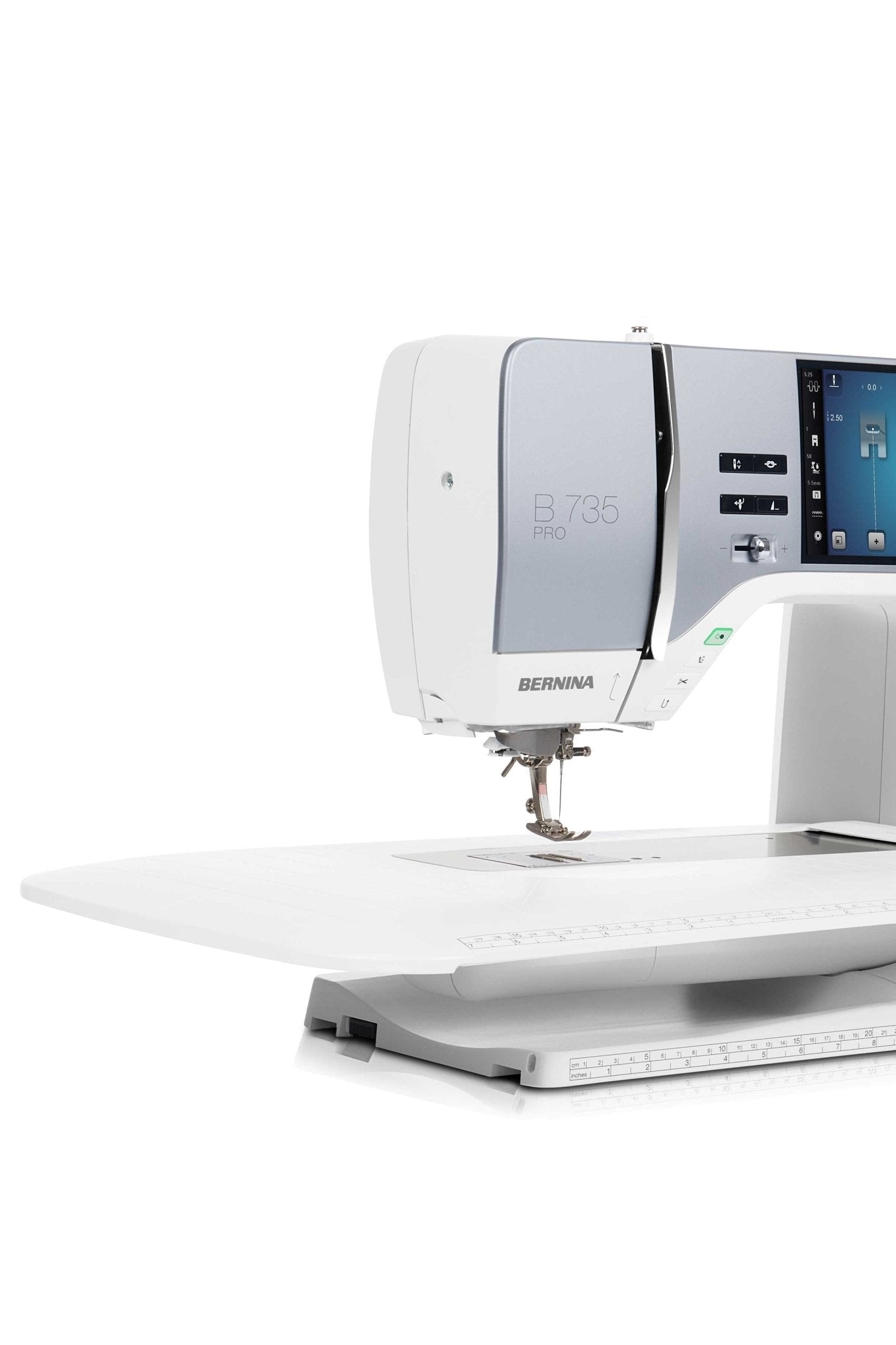 BERNINA B 735 PRO mit Stickmodul L (SDT) – Produktansicht