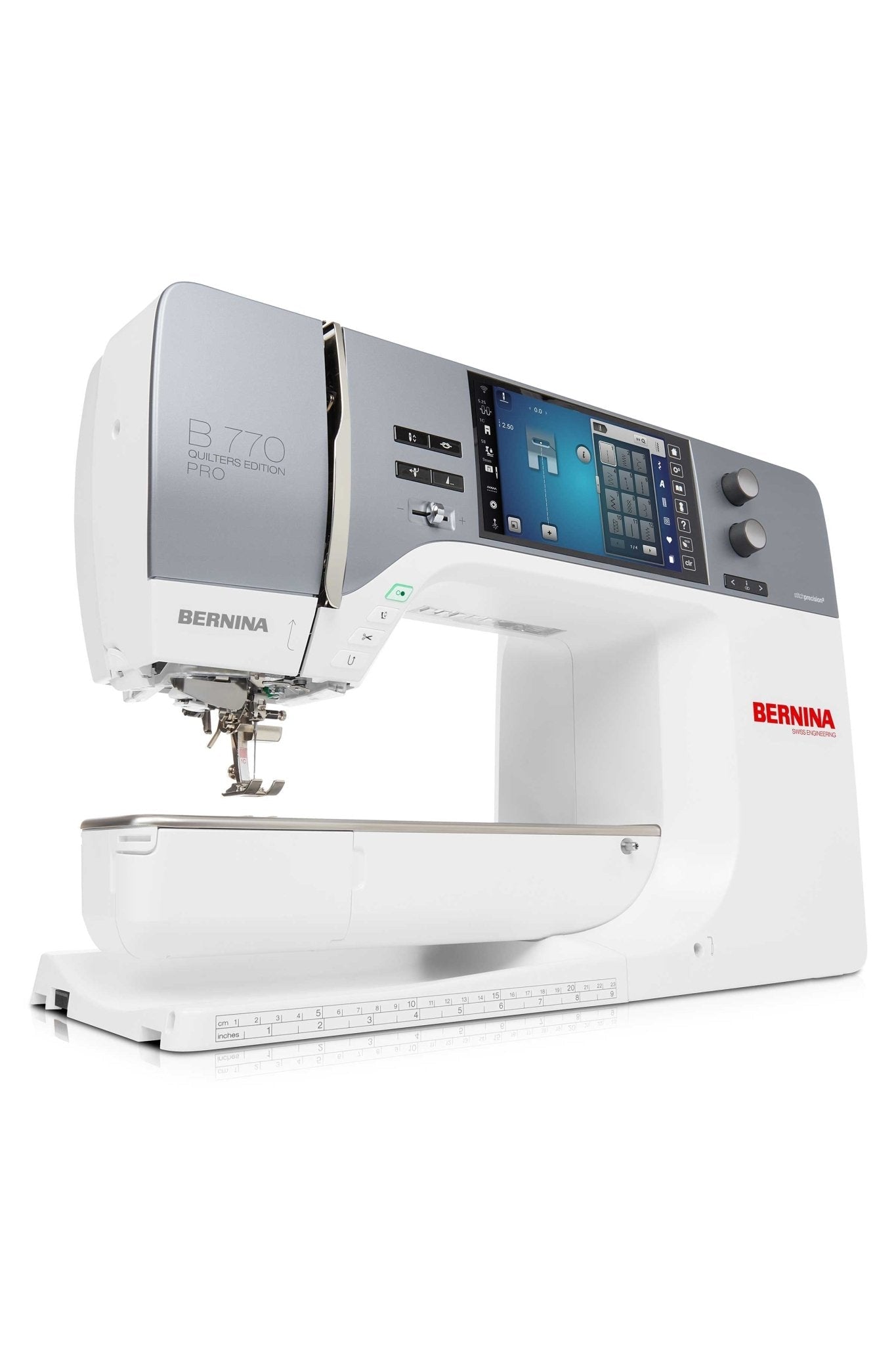 BERNINA B 770 QE PRO mit Stickmodul L (SDT) – Produktansicht