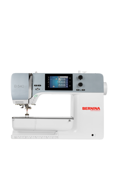 BERNINA B540 Nähmaschine in gerader Frontansicht ohne Bodenschatten