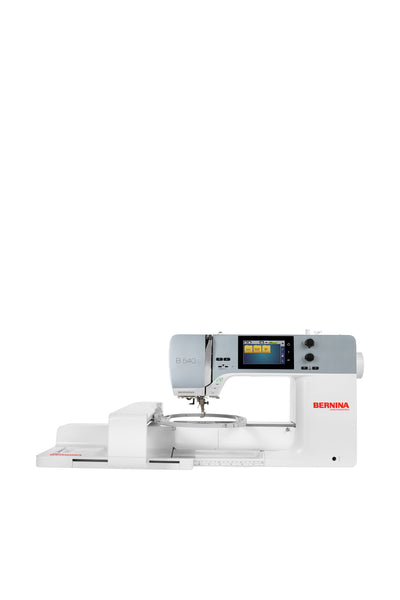 BERNINA B 540 met borduurmodule M (SDT) naai- en borduurmachine, recht vooraanzicht zonder schaduw op de vloer