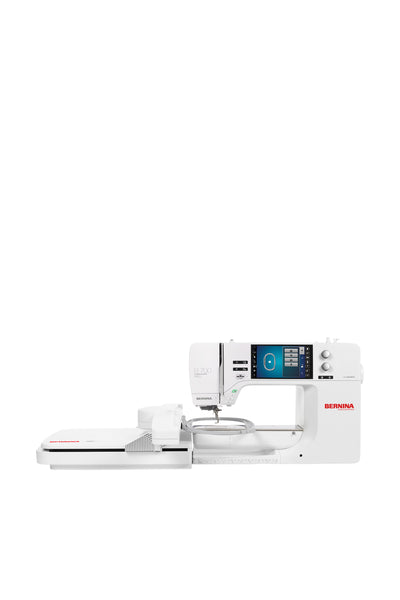 BERNINA B 700 PRO avec module de broderie L (SDT) : vue de face de la machine à broder, sans ombre au sol