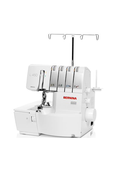 BERNINA L 450 Overlockmaschine in möglichst gerader Produktansicht