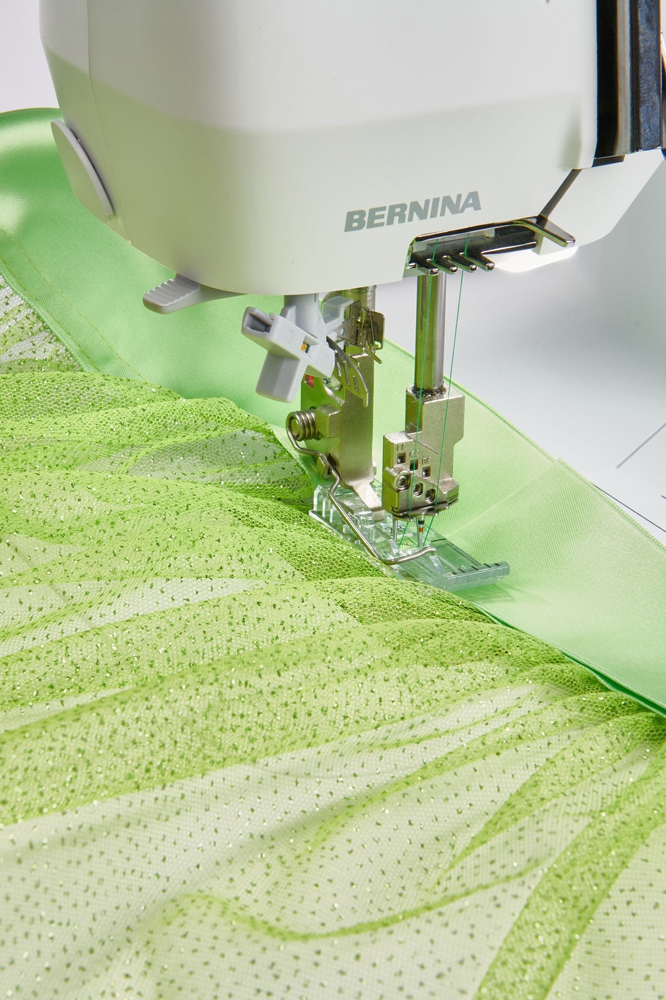 BERNINA L 620 Coverstitch Bündchen annähen