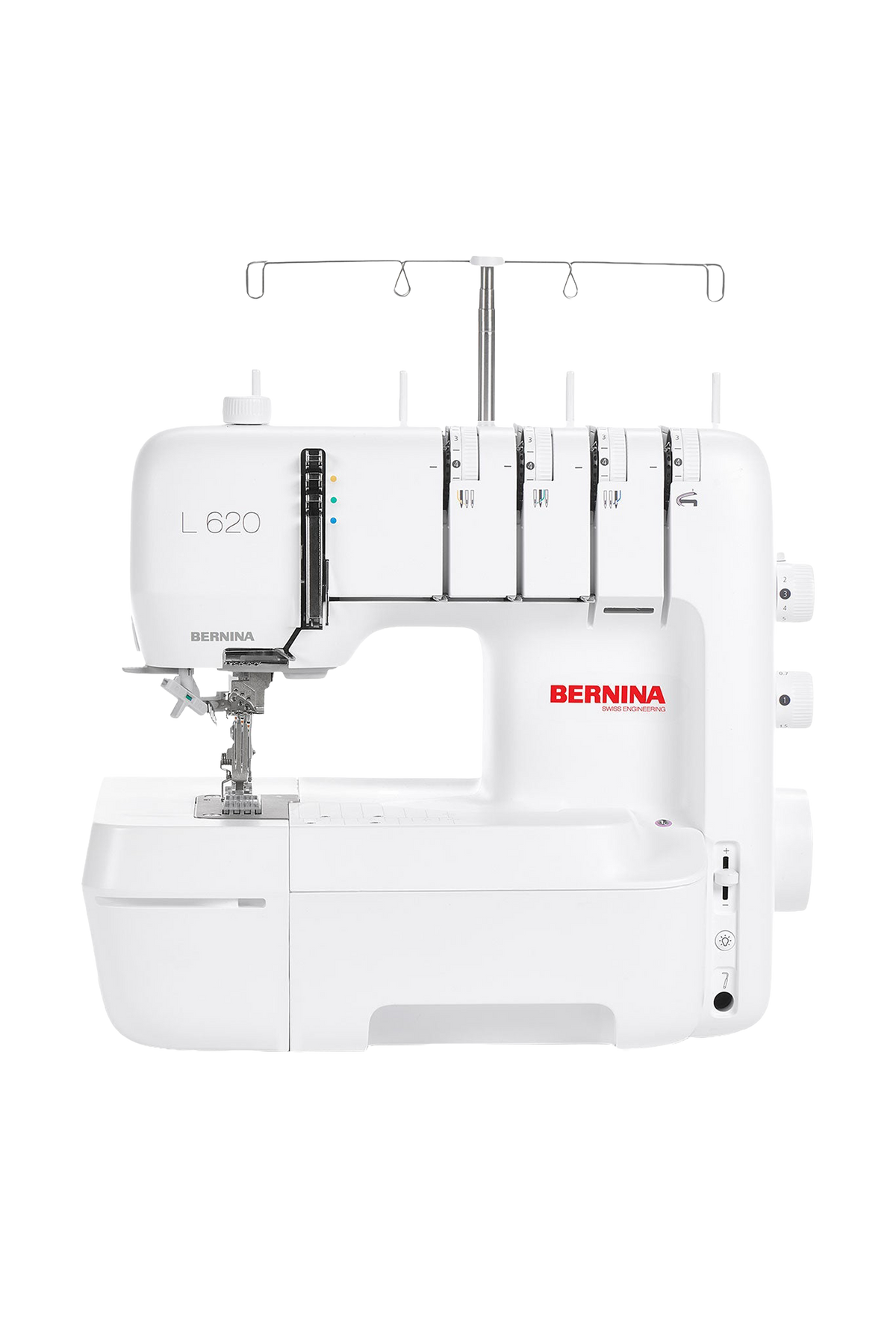 BERNINA L 620 Coverstitch in gerader Frontansicht, freigestellt ohne Bodenschatten