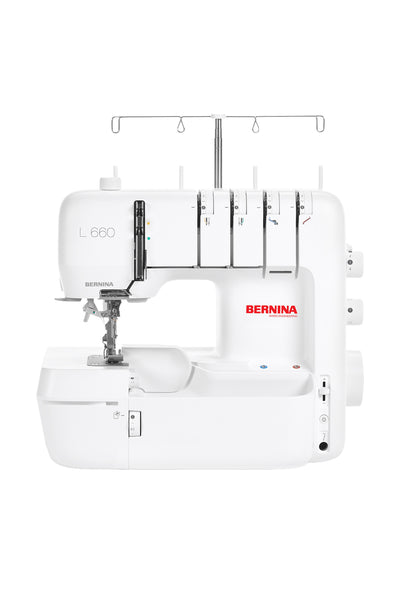 BERNINA L 660 overlock set forfra, fritstående uden skygge fra underlaget