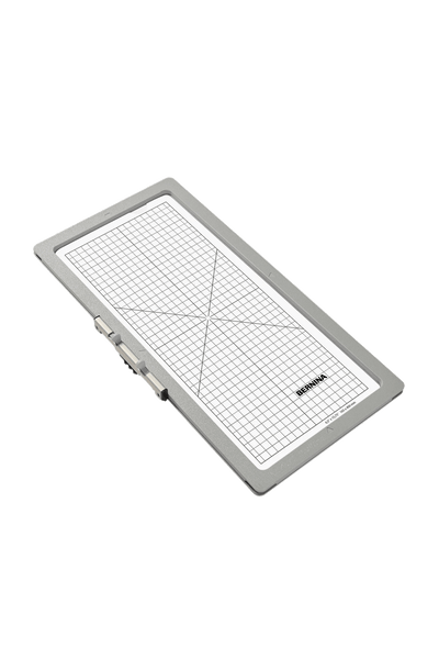 BERNINA Mittlerer Bordüren-Magnet-Stickrahmen (16,5 x 40cm) in product view