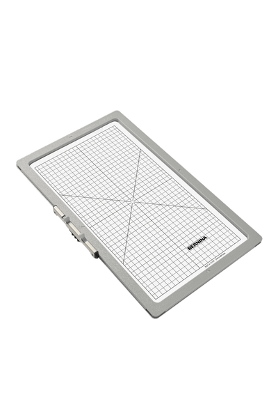 BERNINA Mittlerer Magnet-Stickrahmen (16,5 x 26,5cm) in product view