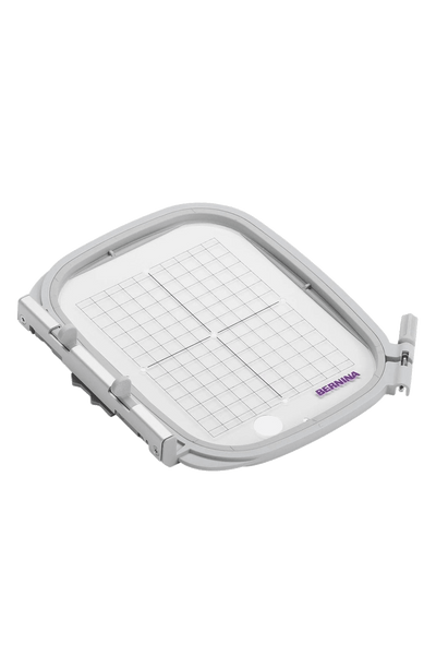 BERNINA Mittlerer Stickrahmen 100 × 130 mm in product view