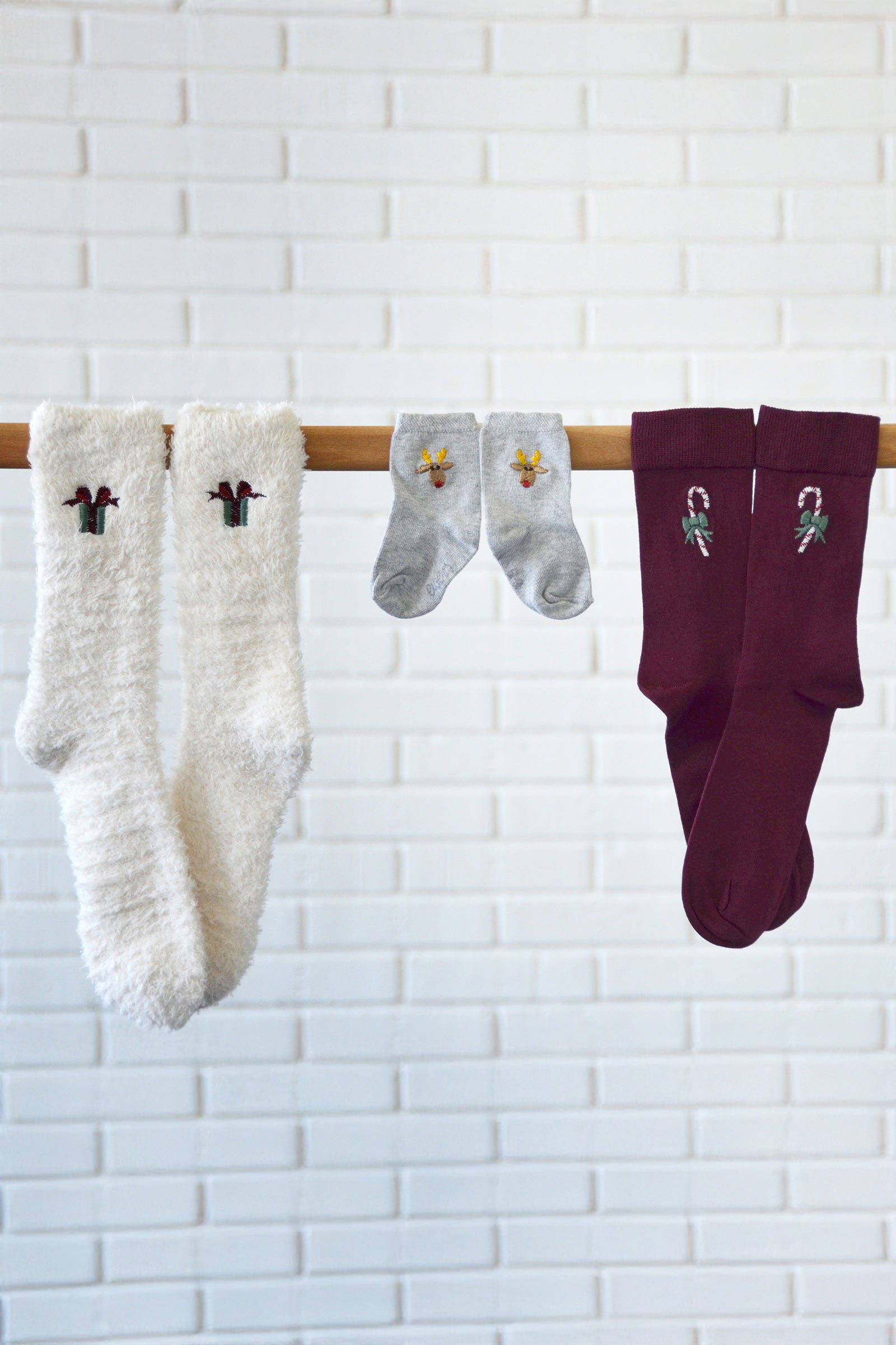 Mit Stickmaschine Socken besticken – Bernina Sockenrahmen-Einsätze für deinen Stickrahmen