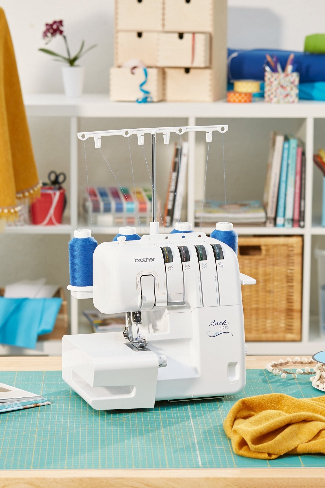 Brother 2104D Overlock - Make ma!