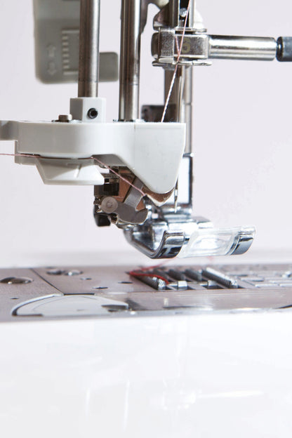 Brother Innov-is NV1100 - Detailansicht Einfädler