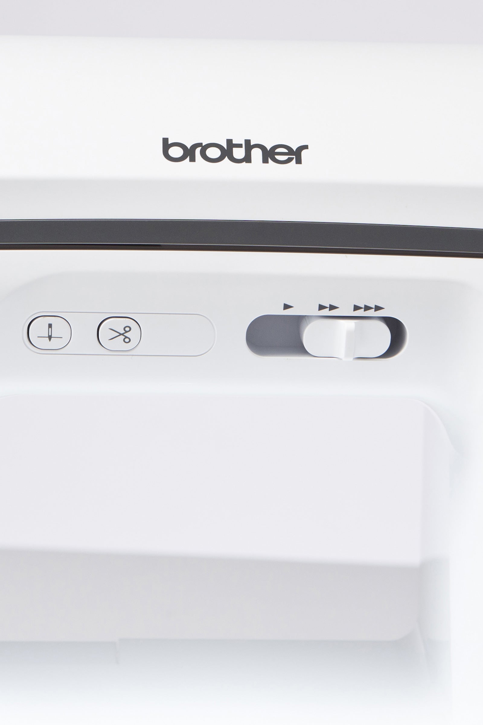 Brother Innov-is NV1300 - Detailansicht Tasten und Schieberegler
