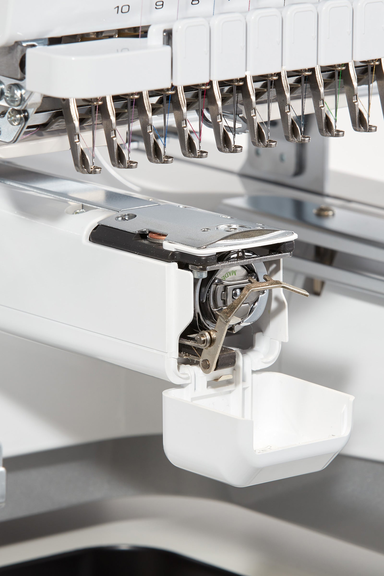 Brother PR1055X - Detailansicht Greifer und Unterspule