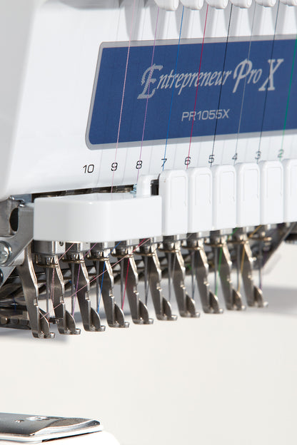 Brother PR1055X - Detailansicht Garnführung und Nadeln