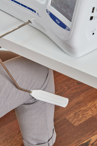 Brother Innov-is VQ4 - Kniehebel