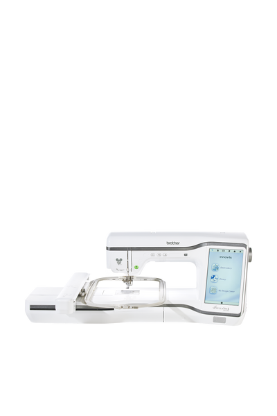Brother Innov-is Stellaire XE2 Stickmaschine in gerader Frontansicht ohne Bodenschatten