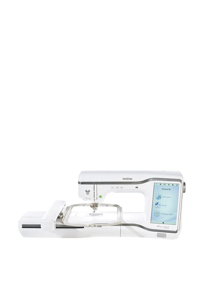 Brother Innov-is Stellaire XE2 Stickmaschine in gerader Frontansicht ohne Bodenschatten