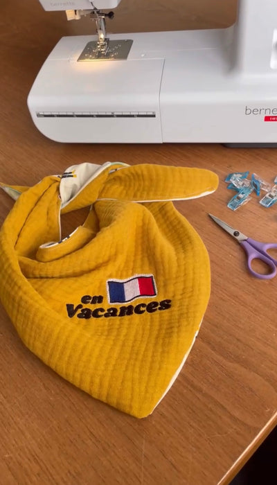 Halstuch mit Stickdatei Frankreich Motto