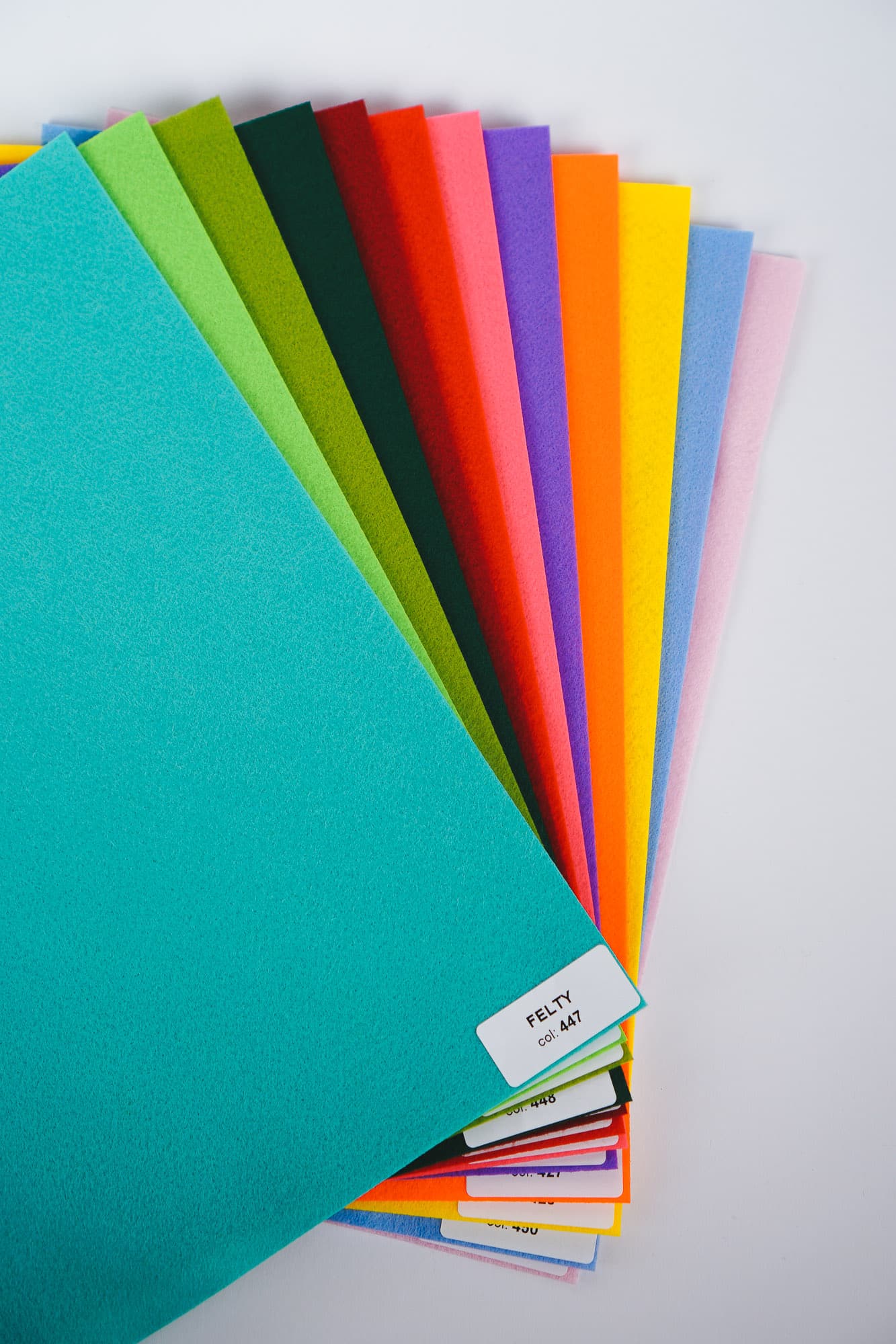 Buntes Stickfilz für die Stickmaschine