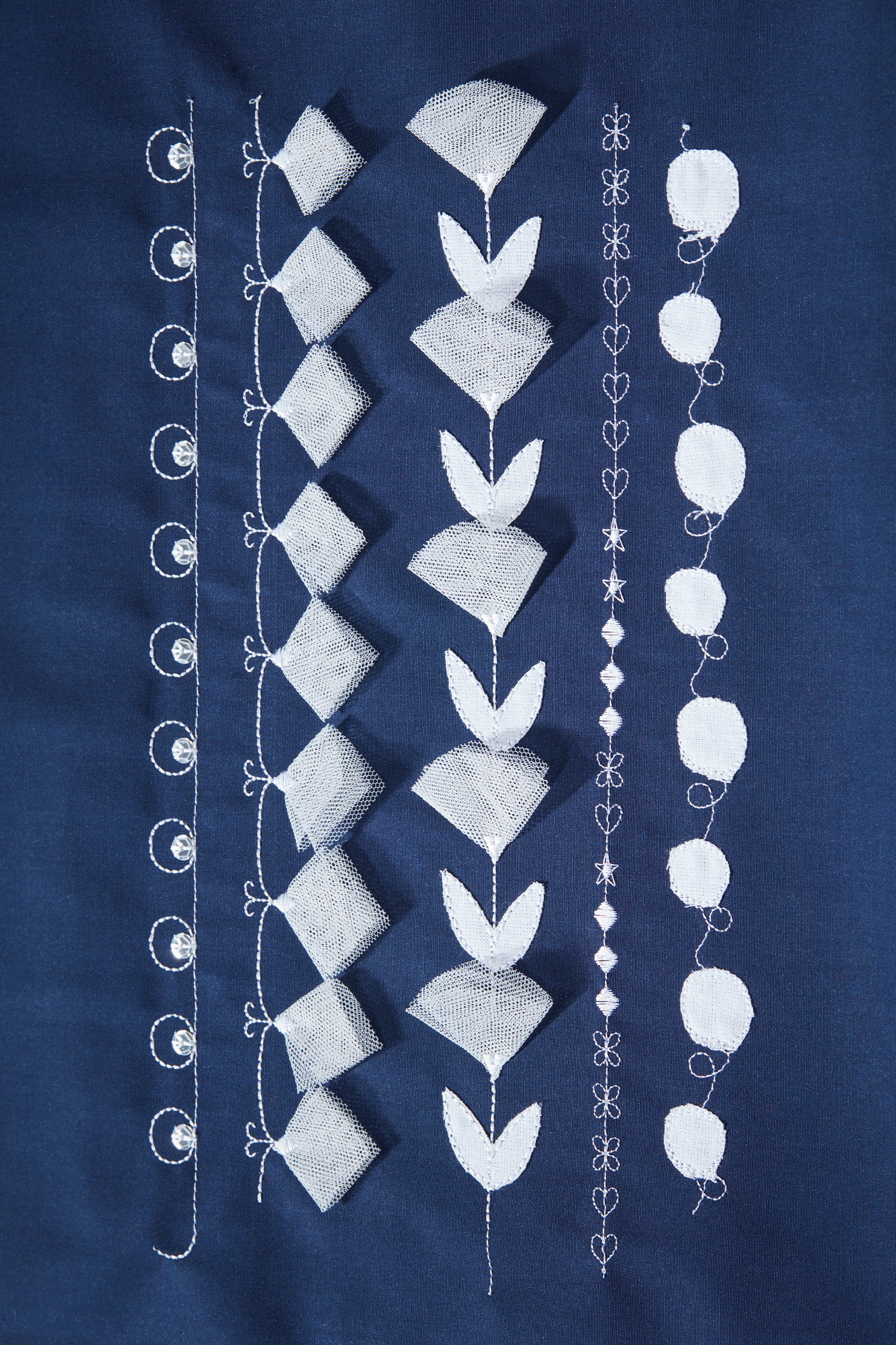 Husqvarna VIKING™ Designer Sapphire 85 avec unité de broderie 