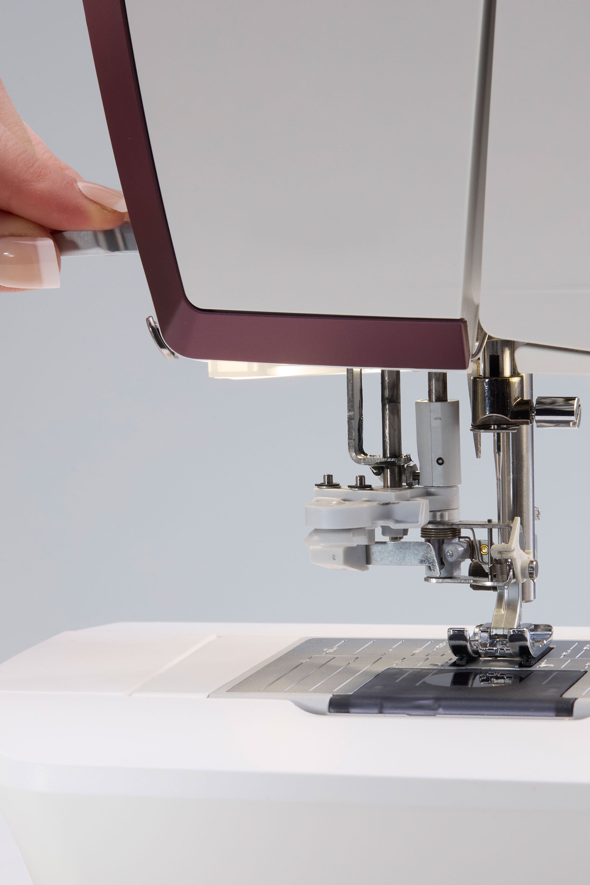 Husqvarna VIKING Designer Topaz 65 Sewing & Embroidery Machine