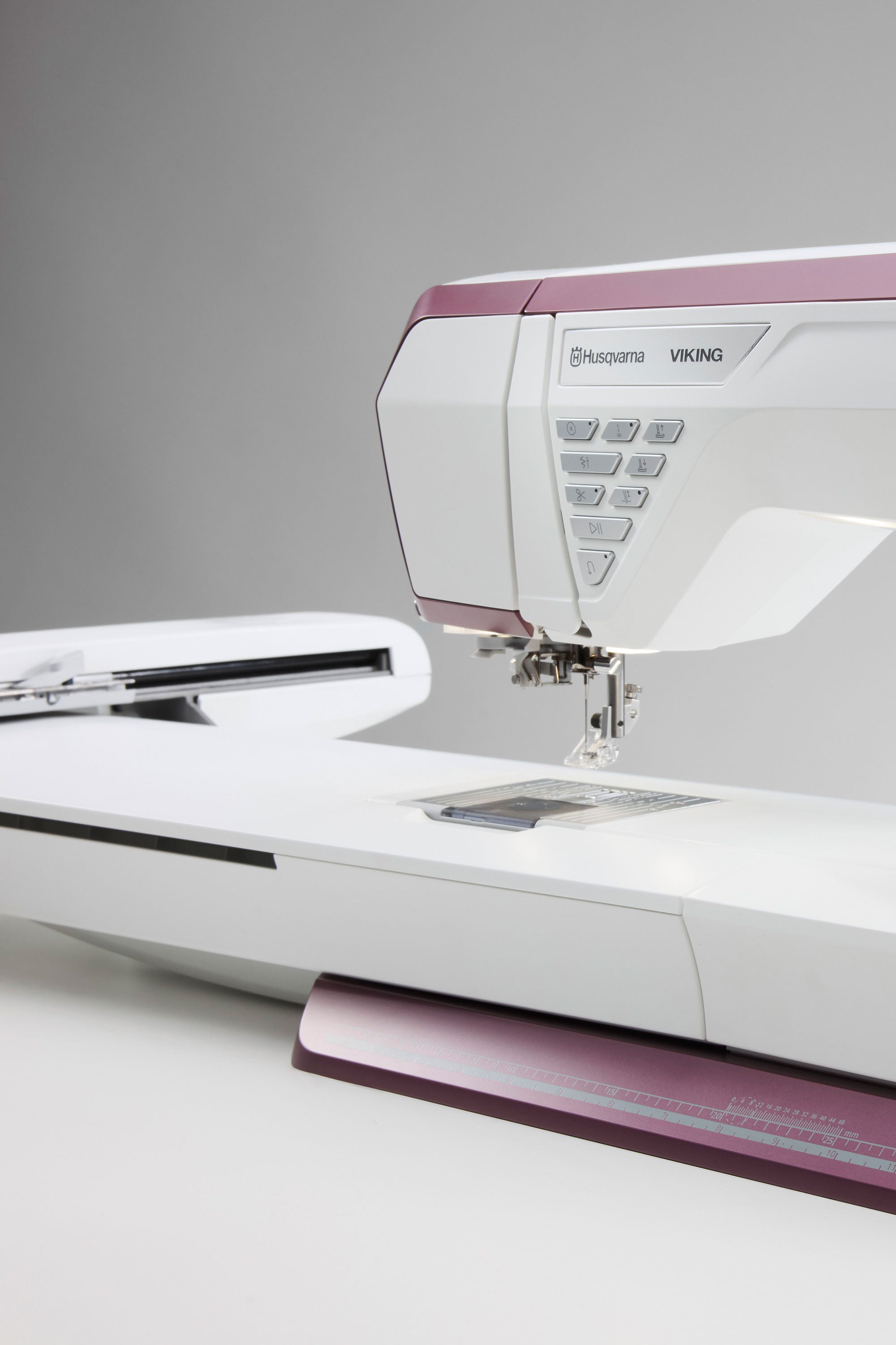 Husqvarna VIKING Designer Topaz 65 Sewing & Embroidery Machine