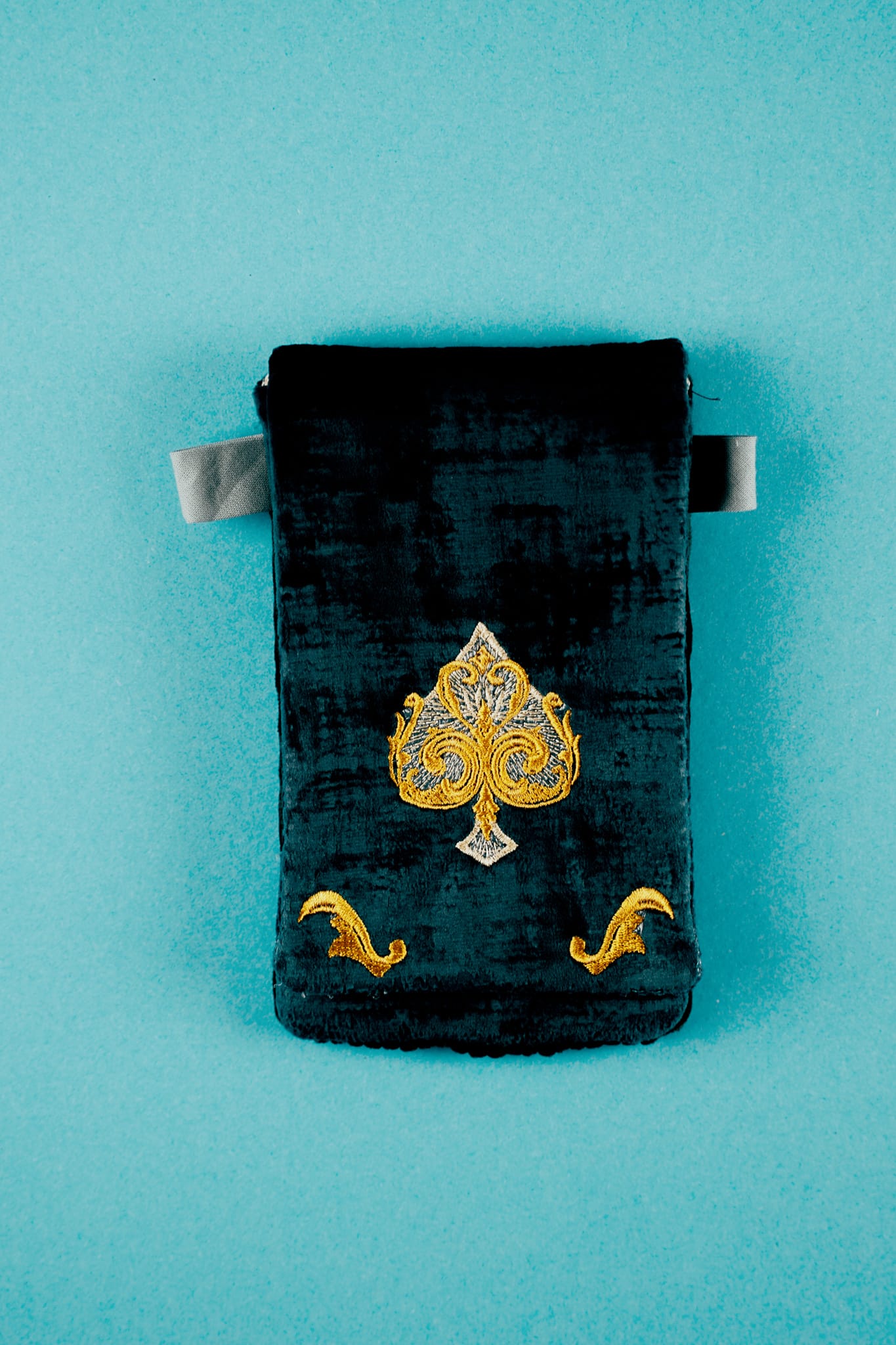 ITH embroidery file neck pouch in 2 sizes