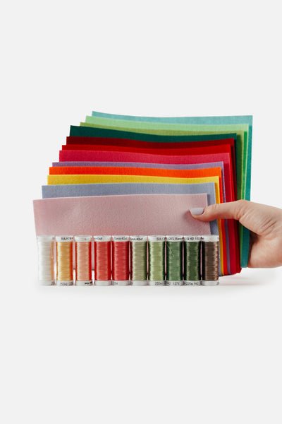Set: 12 sheets of embroidery felt + 10 embroidery threads (Rayon 40, Snap)