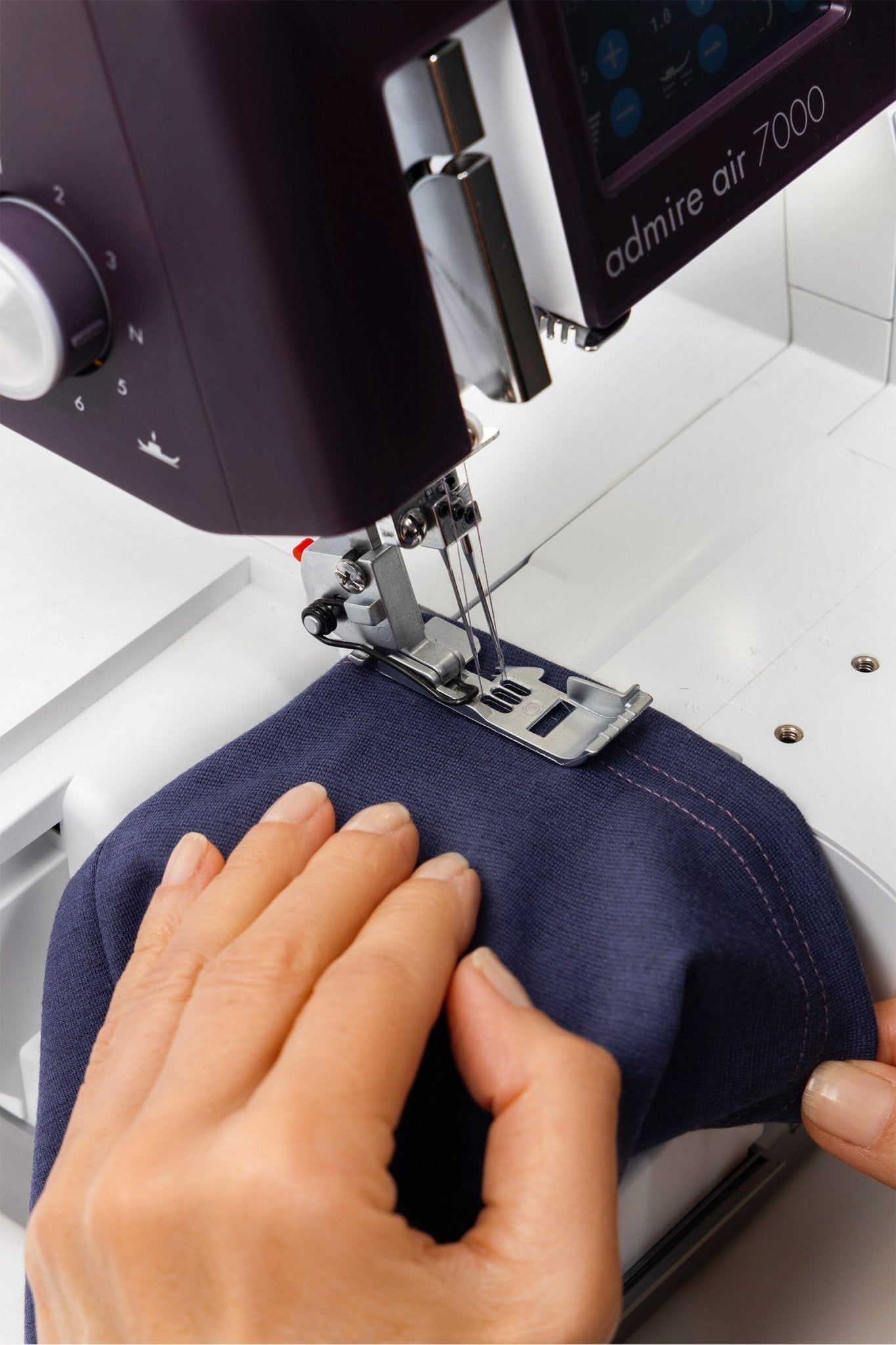 PFAFF admire air 7000 Overlock & Coverlock - Make ma!