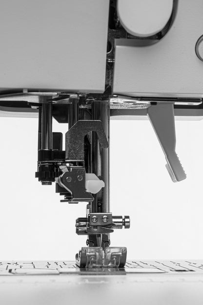 Nadelstange, Einfädeln und Nähfuß an der PFAFF creative 640