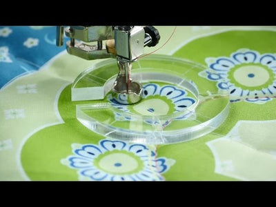 Anwendung des verstellbaren BERNINA Rulerfußes #72S für Rulerwork und Freihandquilten