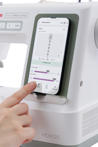 CREATIVATE App an der SINGER Smart Heavy Duty 9125 zur Auswahl und Einstellung eines Nähstichs.
