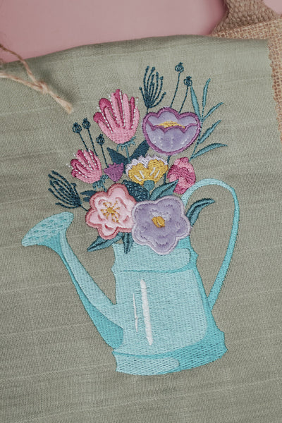 Stickdatei Gießkanne mit Blumen