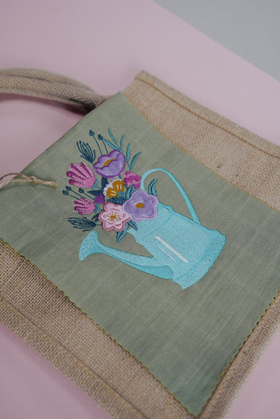 Stickdatei Gießkanne mit Blumen