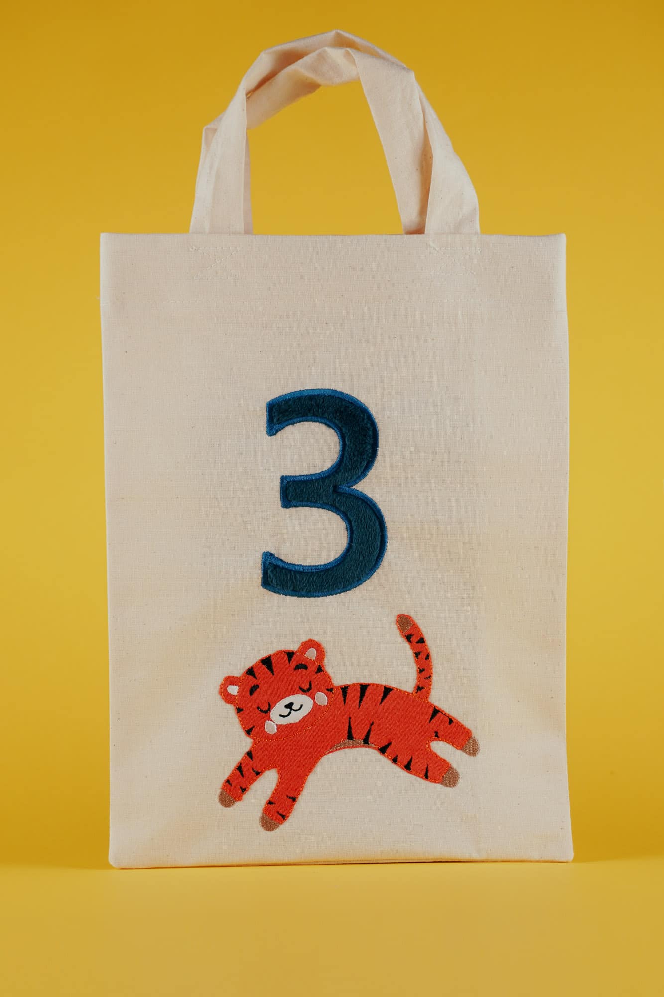 Stickdatei Applikation »Tiger« mit Zahlen