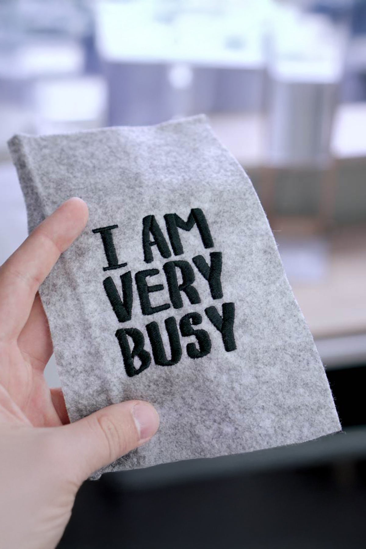 Stickdatei Schriftzug "I am very busy"