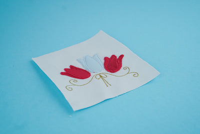 Stickdatei Tulpen mit Ornament