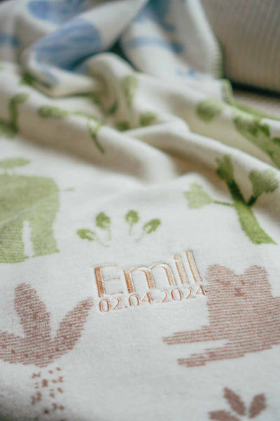 Individuell bestickte Decke mit Namen