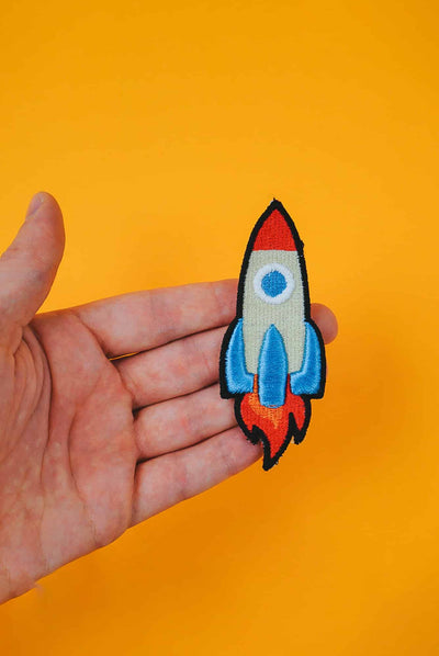 Stickgarn Polyestergarn (Beispiel Rakete)