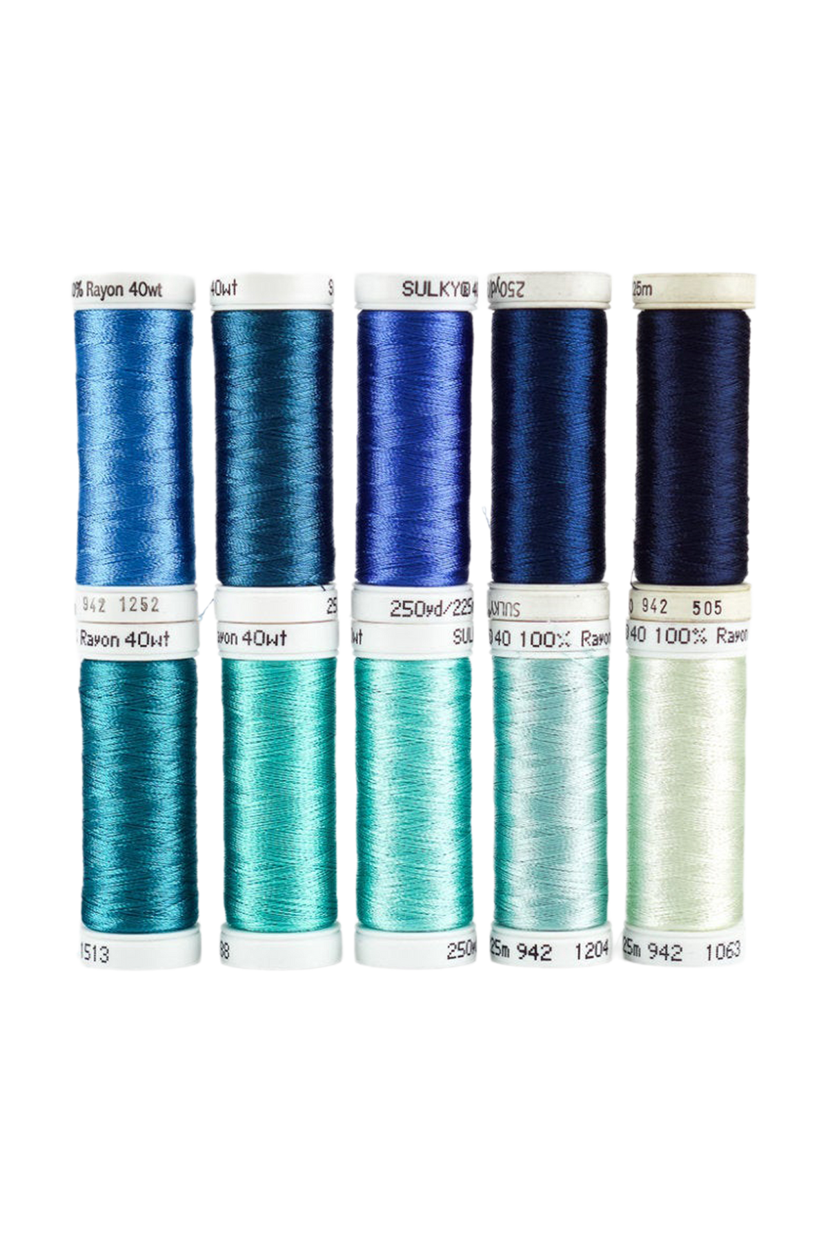 Ti SULKY Rayon 40 Snap-spoler fra OCEAN-sættet i forskellige nuancer af blå og turkis