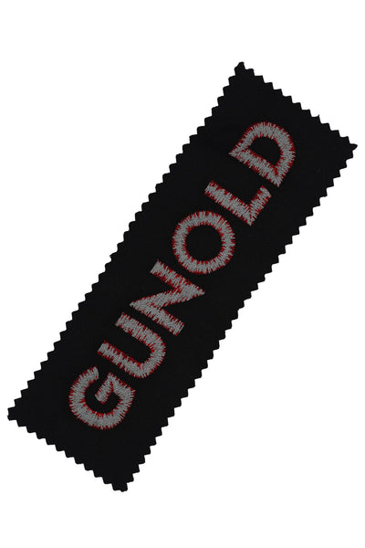 Stickbeispiel mit reflektierendem GUNOLD REFLECTIVE 30 Garn auf schwarzem Stoff