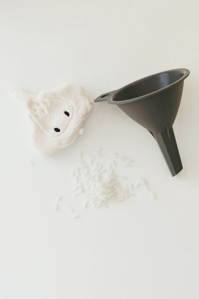 Die Stickdatei Rochen wird mir der Stickmaschine gestickt.