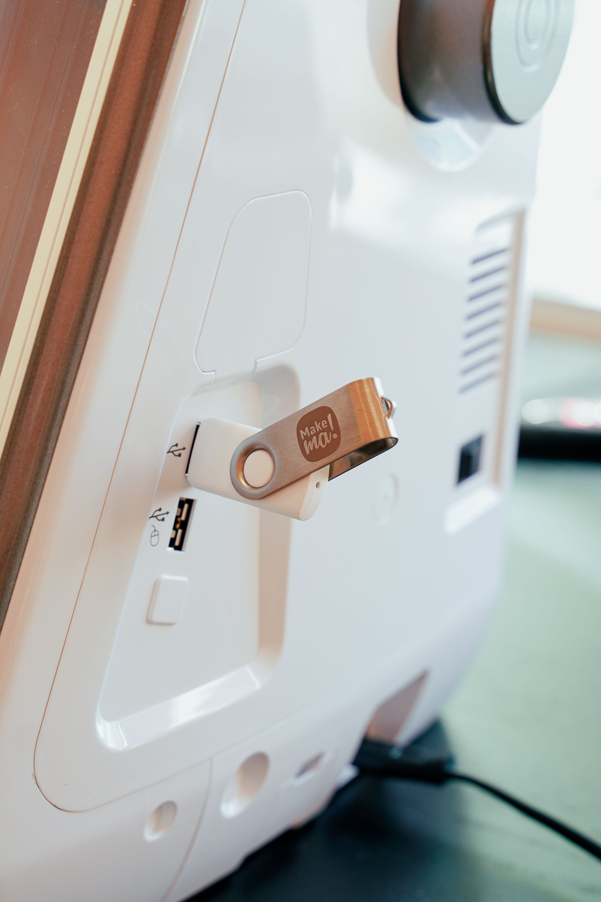 Clé USB pour machine à broder