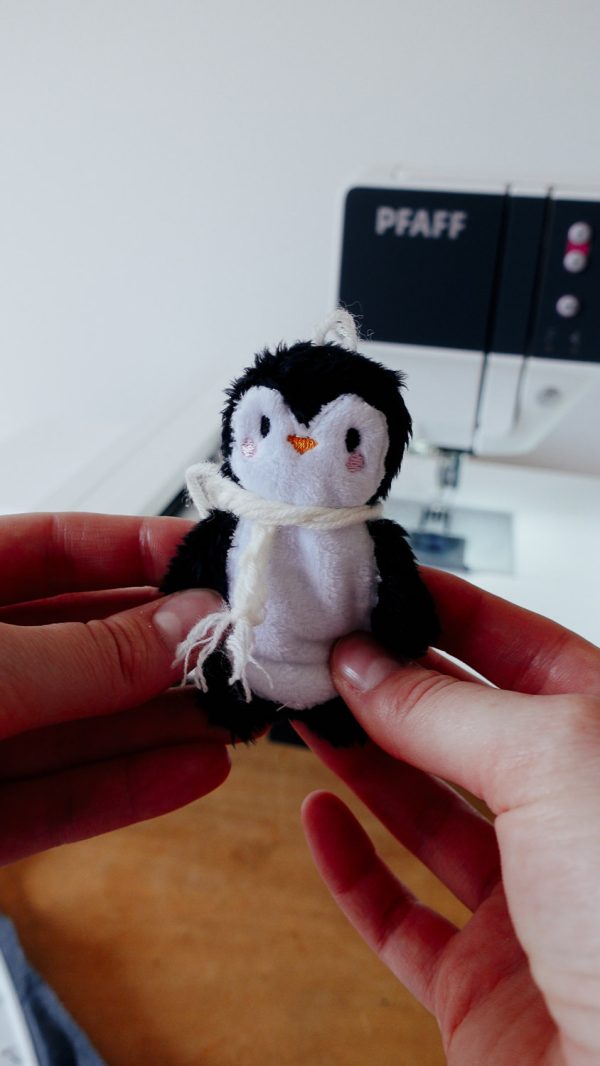 Süße Stickdatei Pinguin