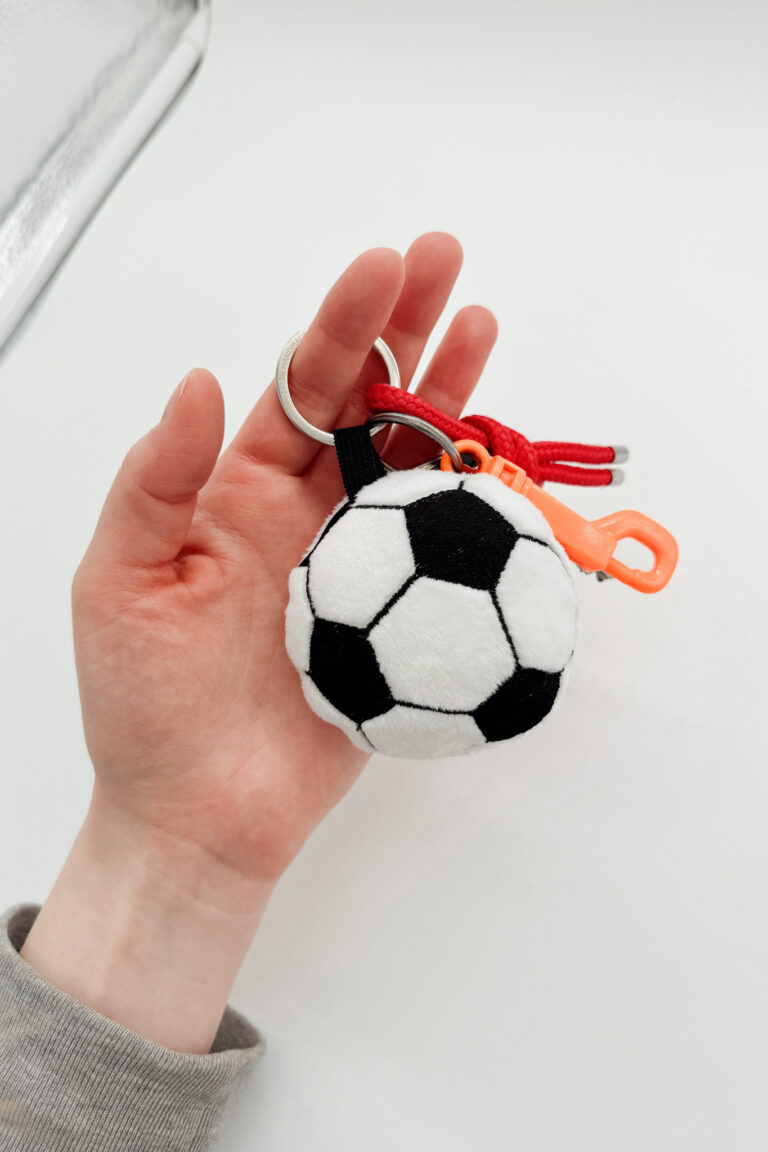 ITH Fußball Stickdatei für DIY Schlüsselanhänger zum Thema EM